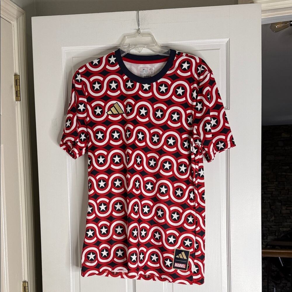 Marvel Captain America soccer Men's Tee medium